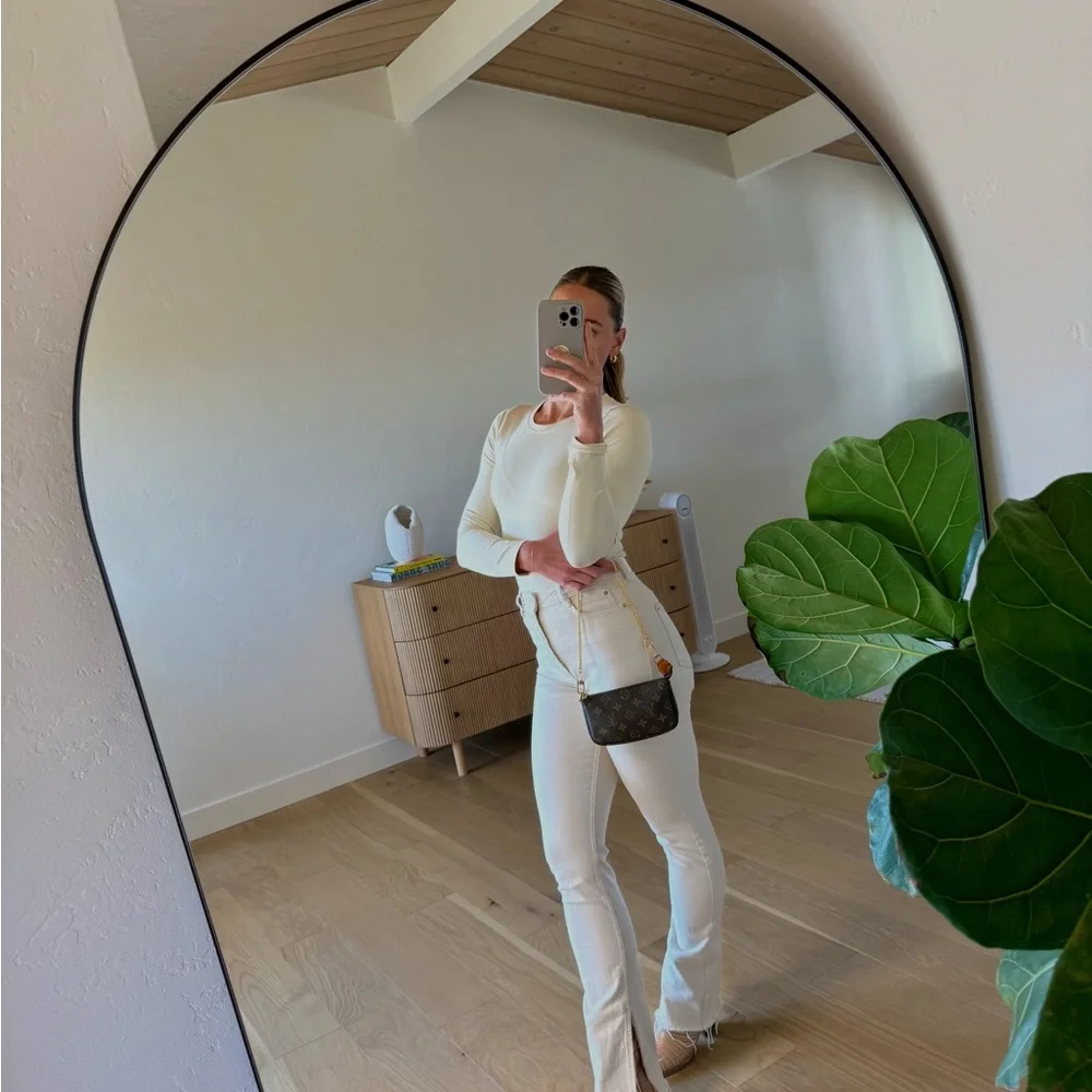 LV Mini Pochette - Picture 13 of 15